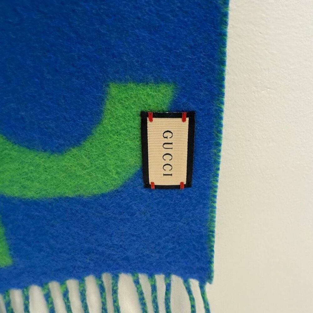 Gucci Printed Wool Scarf 🔴 - Picture 7 of 10